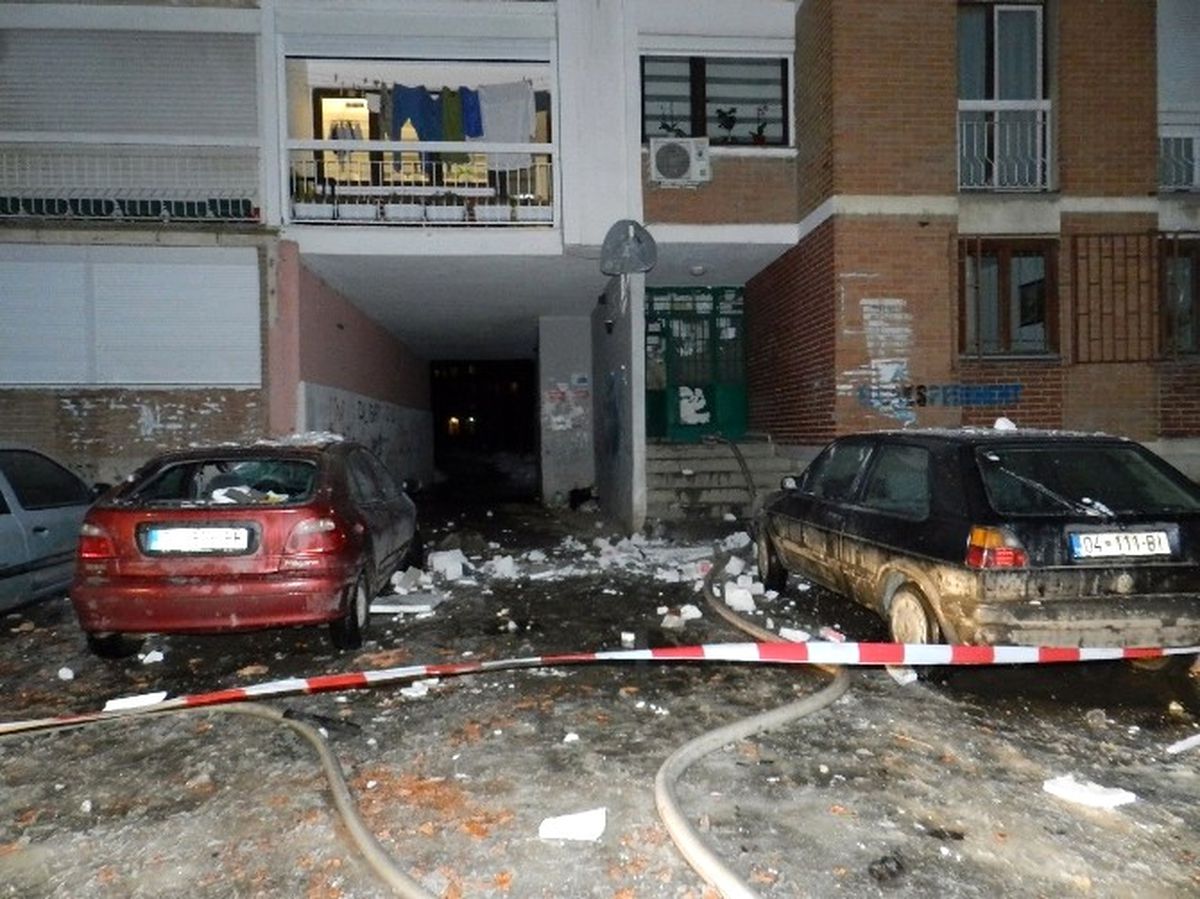 Priştine\'de Tüp Bomba Gibi Patladı: 2 Yaralı