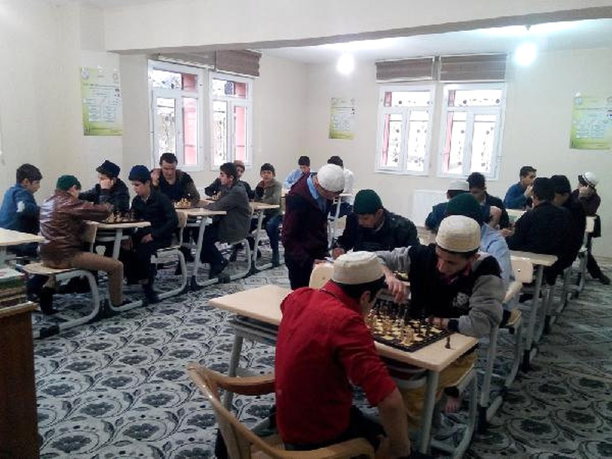 Şemdinli\'de Bakanlık Destekli Gençlik Merkezi Faaliyete Geçti