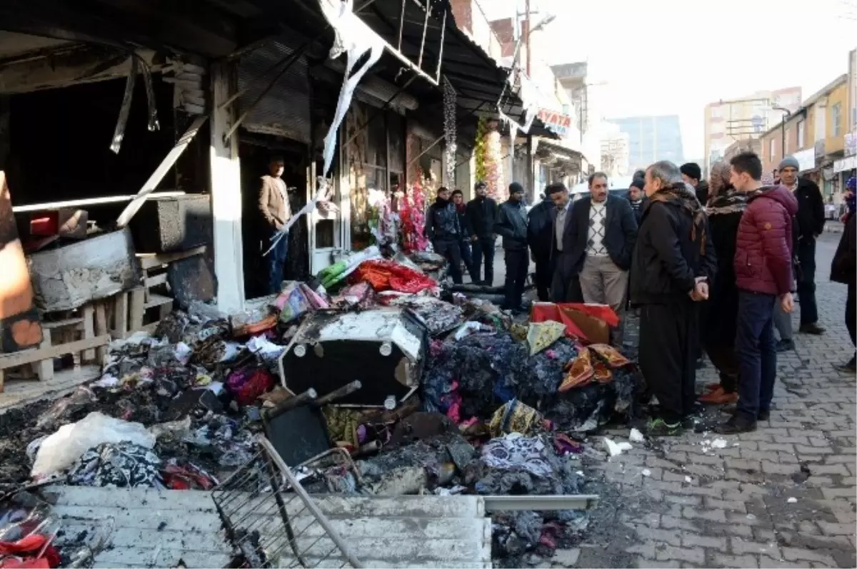 Siverek\'te 2 Katlı İş Yeri Kül Oldu