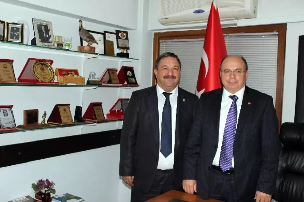 Vali Çiçek'ten Baştuğ'a İade Ziyareti