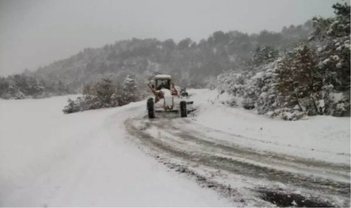 Rize\'de 19 Köy Yolunda Ulaşım Sağlanamıyor