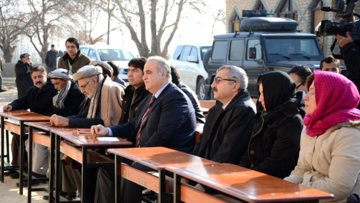 Afganistan\'ın Belh İlçesindeki 9 Köy Okuluna Malzeme Desteği