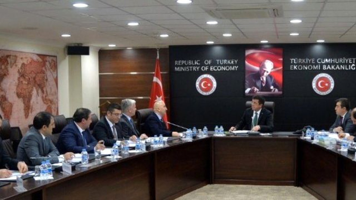 Bakan Zeybekci \'Navlun\' Sorununa El Atacak
