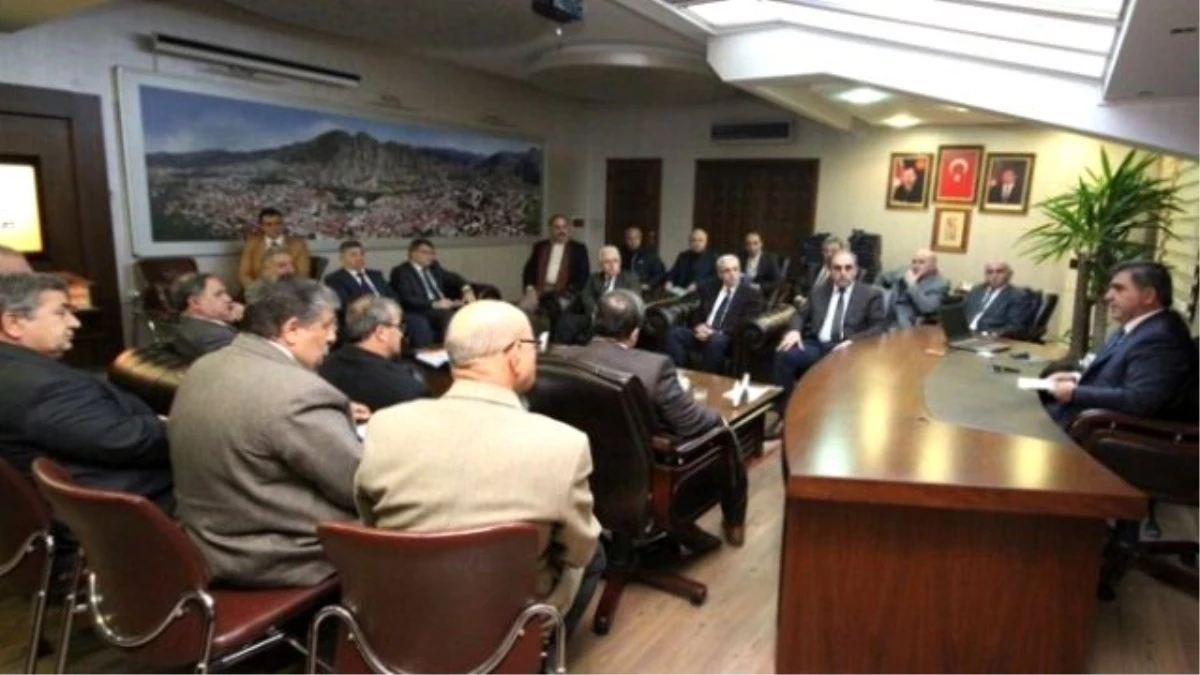 Başkan Özdemir Birim Müdürleriyle Toplantı Yaptı