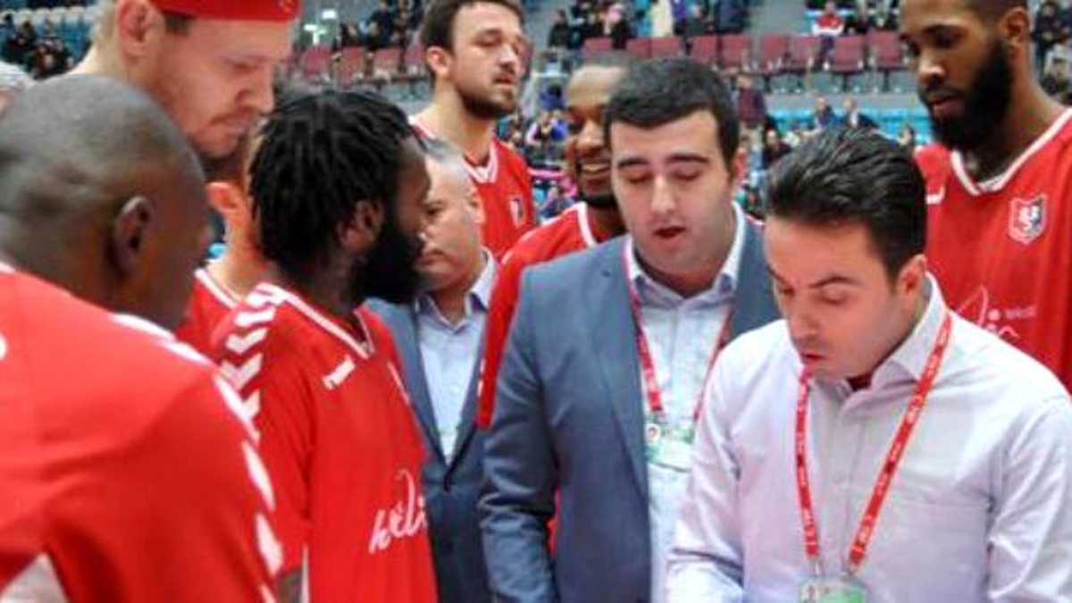Uşak Sportif, Nanterre\'ye 100-67 Yenildi