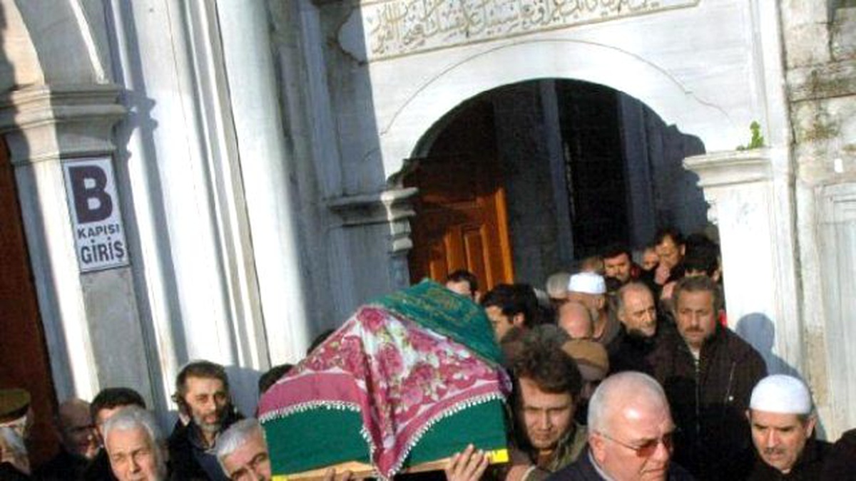 Boşanmak İsteyen Eşini Öldürüp İntihar Etti