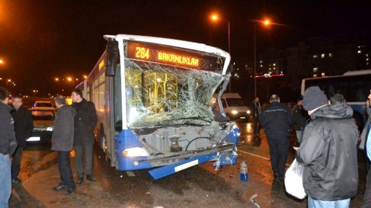 Buz Tutan Yolda Kaza: 1 Yaralı