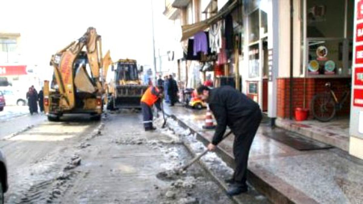 Devrek\'te Kar Temizleme Çalışması