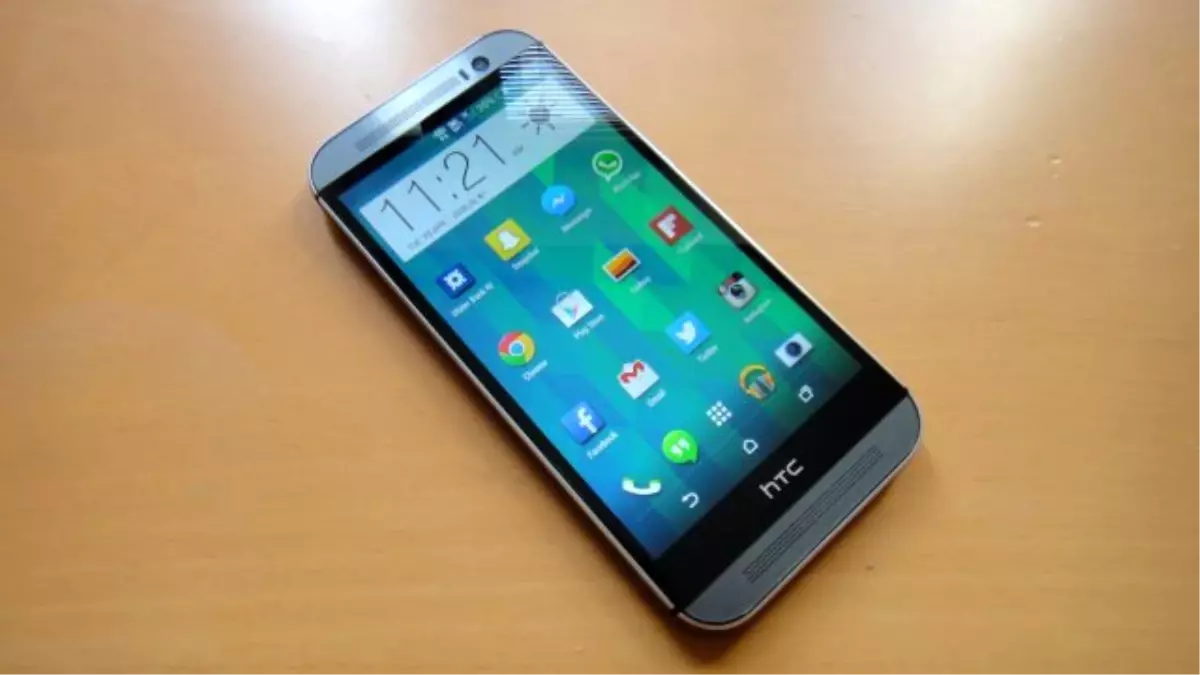 Htc One M8 Beklediğini Alıyor