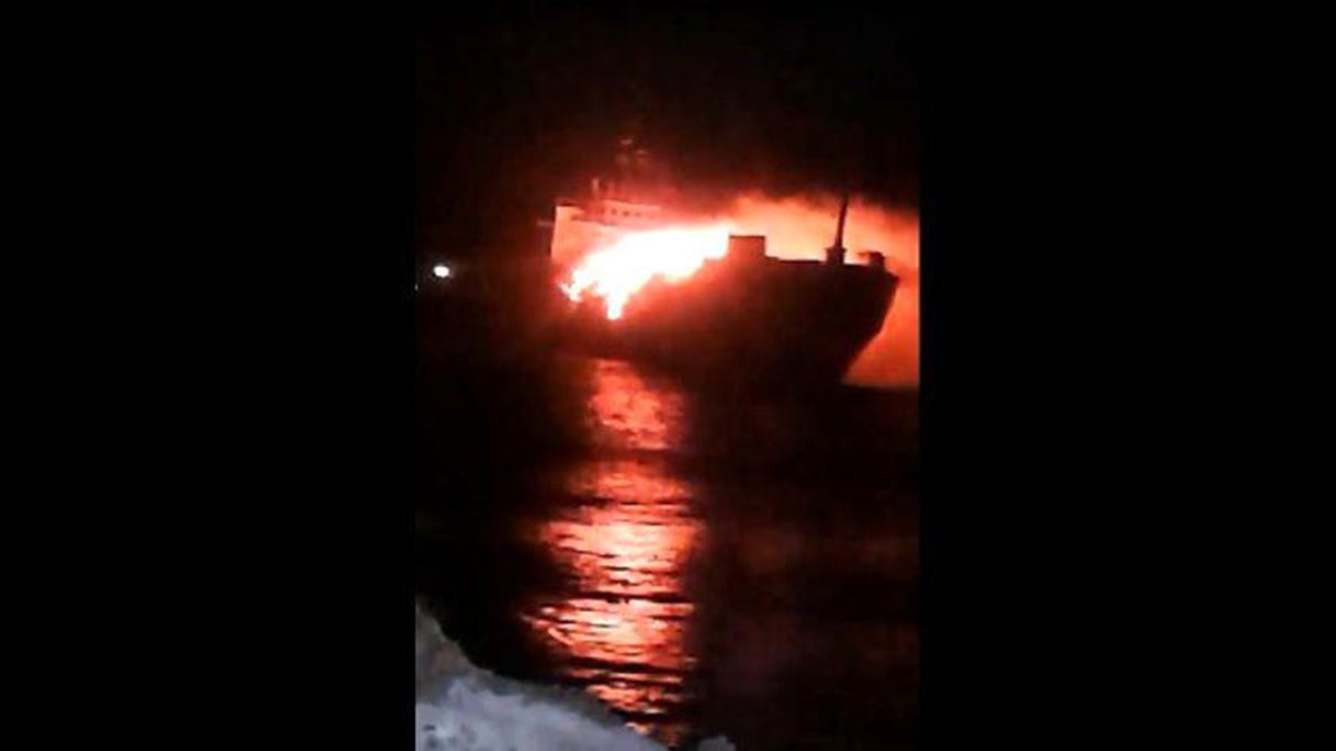 İskenderun Limanı\'ndaki Gemi Yangını