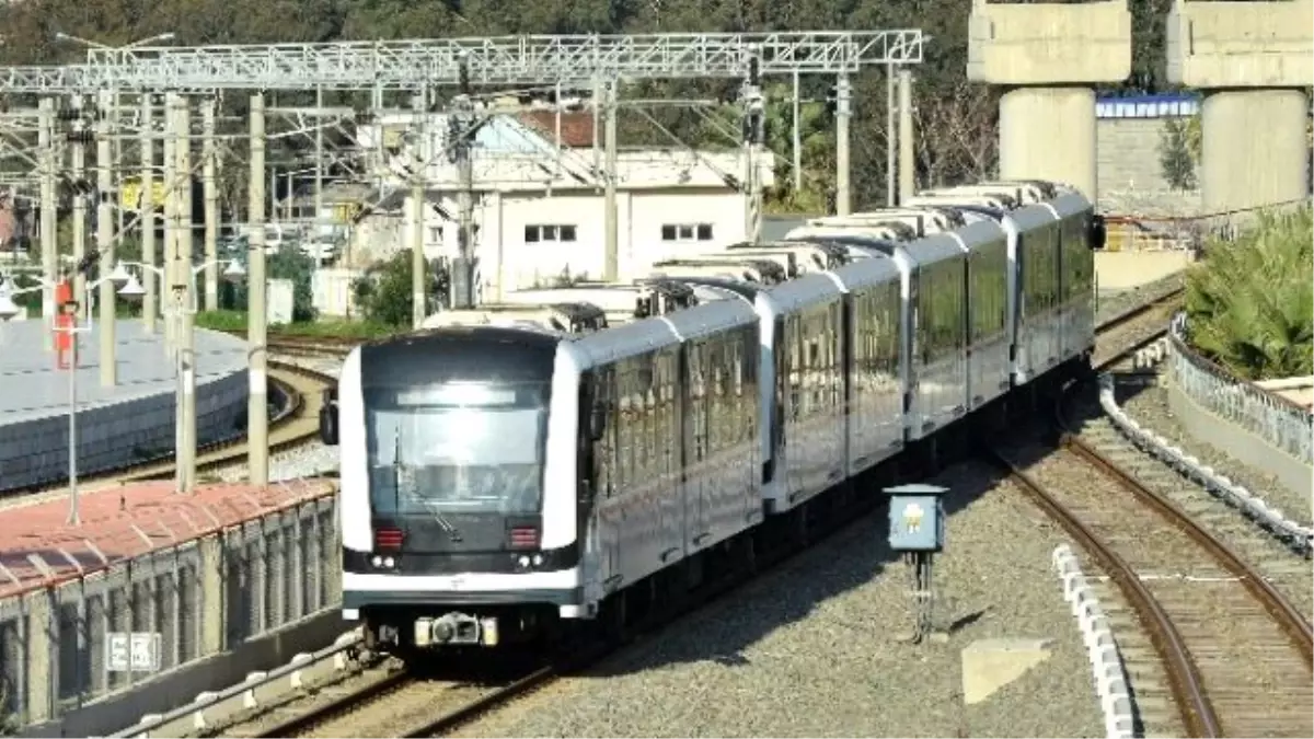 İzmir Metrosu Her Geçen Gün Büyüyor