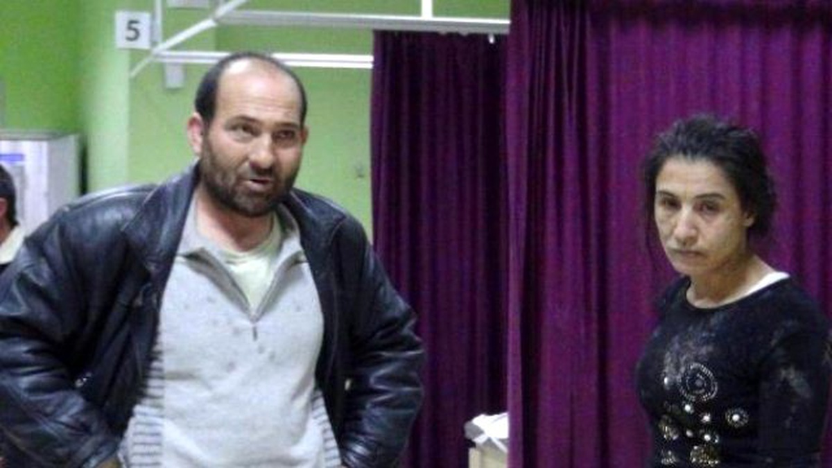 Aksaray\'da Komşuların Halı Silkeleme Kavgası: 2 Yaralı