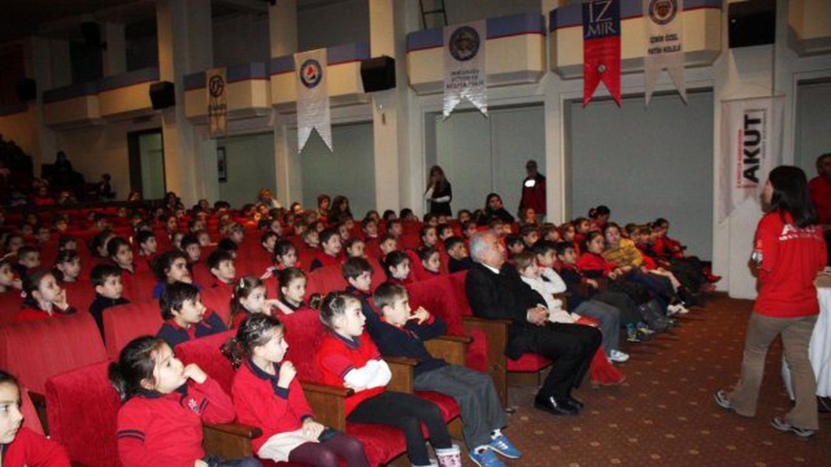 Öğrencilere Akut\'tan Deprem Bilinci Semineri