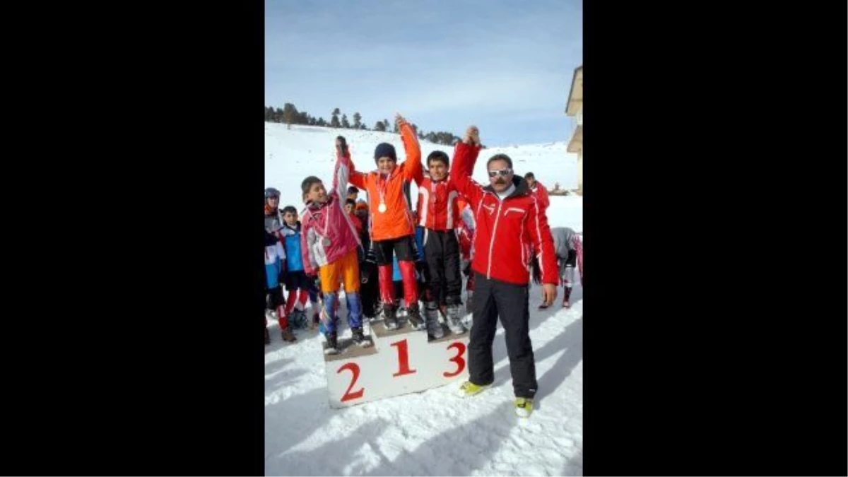 Okullar Arası Alp Disiplini İl Birinciliği Kayak Yarışları Sona Erdi