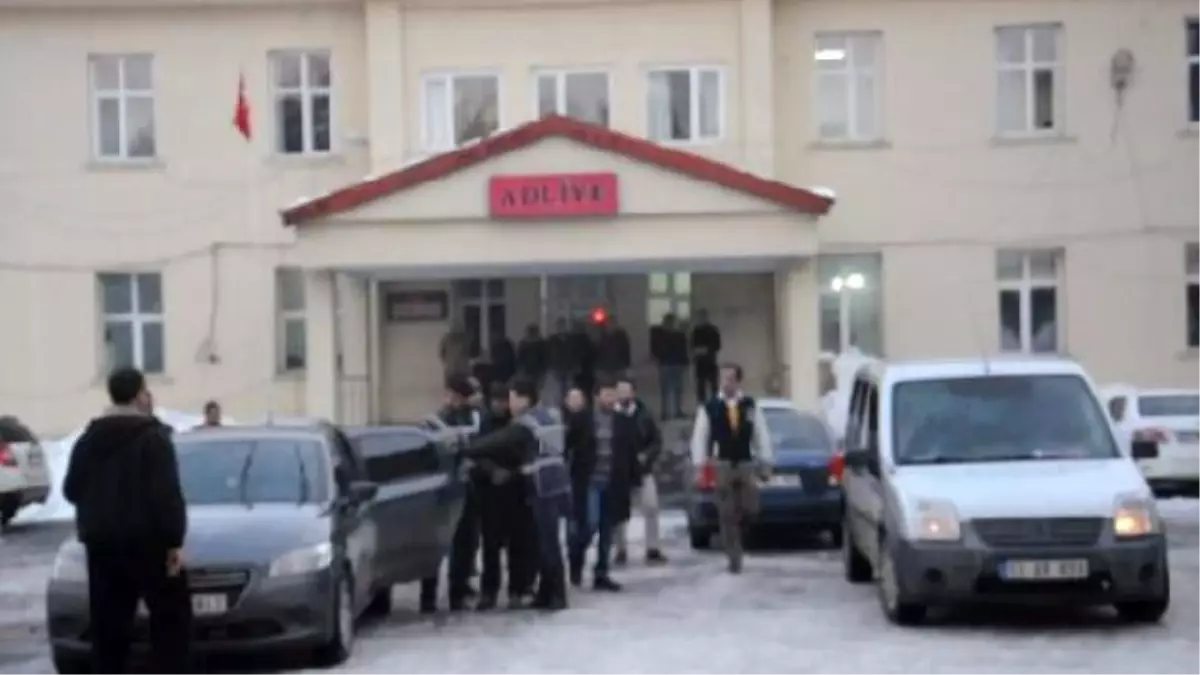 Tatvan\'da Tarihi Eser Dolandırıcılığı Yapan 3 Kişi Tutuklandı