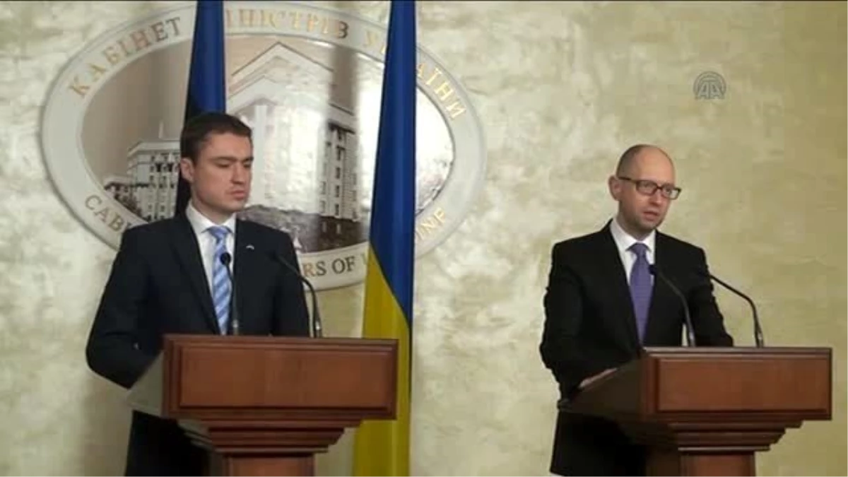 Ukrayna Başbakanı Yatsenyuk, Roivas ile Görüştü
