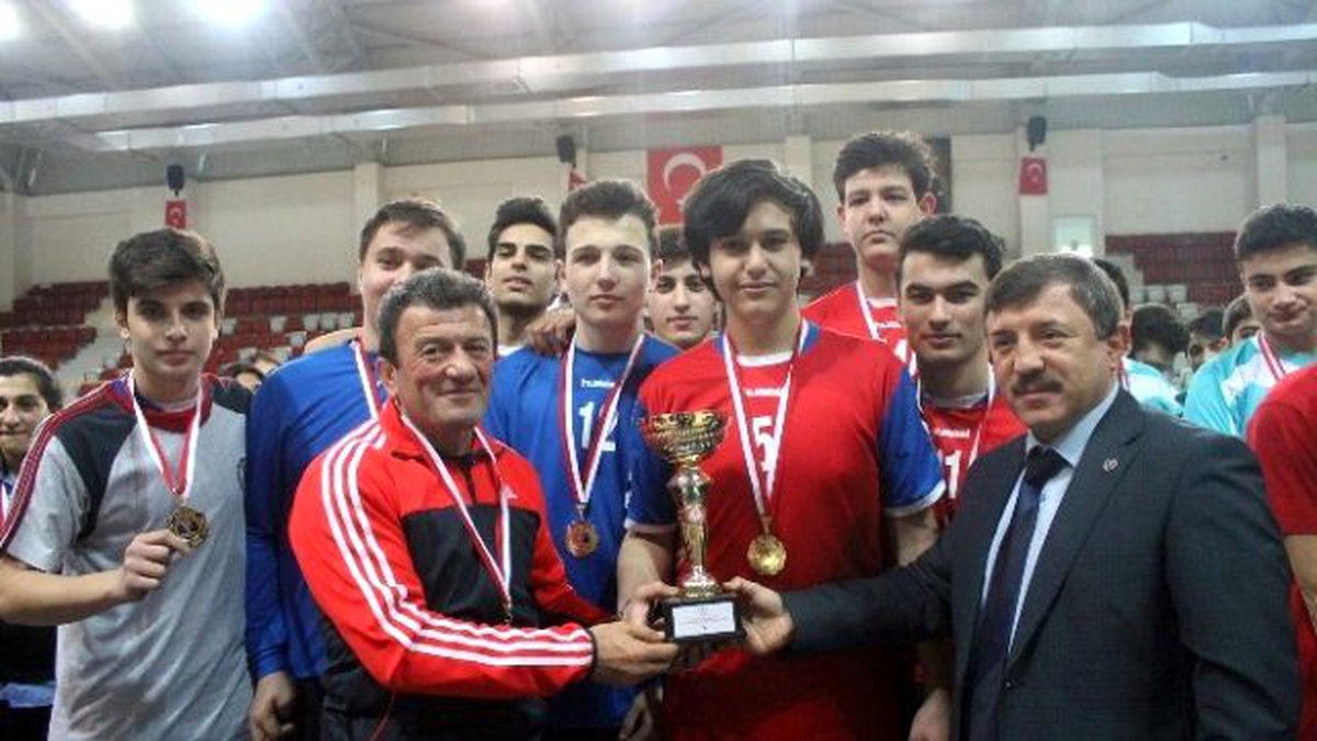 Yalova\'nın Hentboldaki Şampiyonları Belirlendi