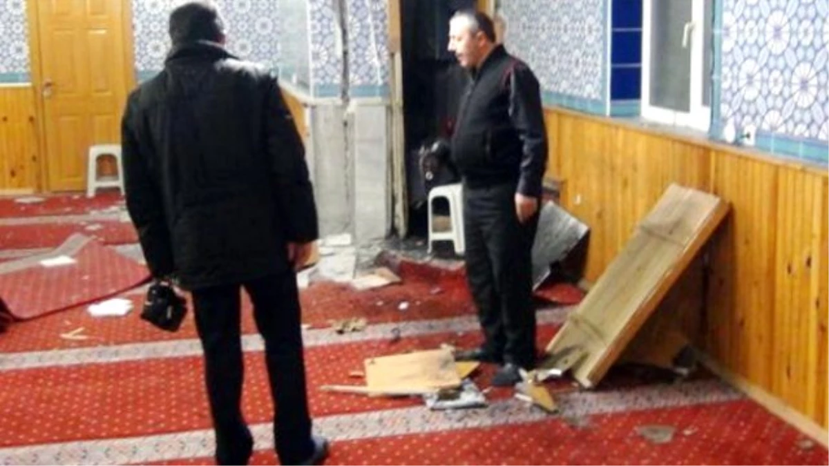 Ankara\'da Camide Patlama: 1 Ölü 3 Yaralı