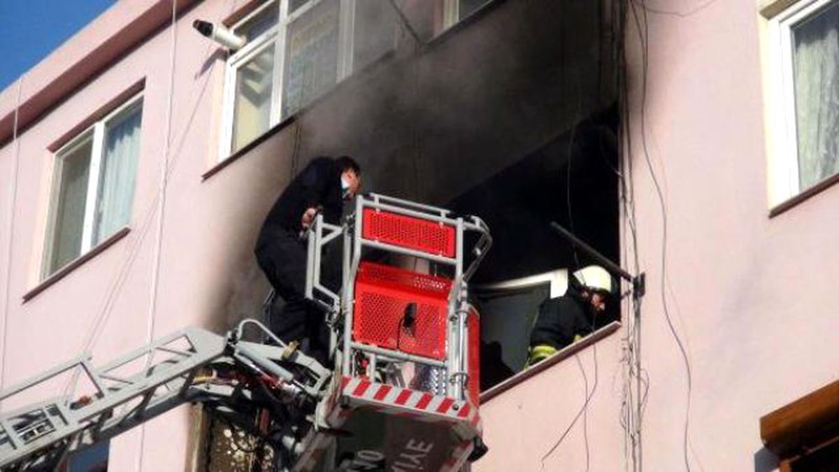 Apartman Dairesindeki Yangın Korkuttu