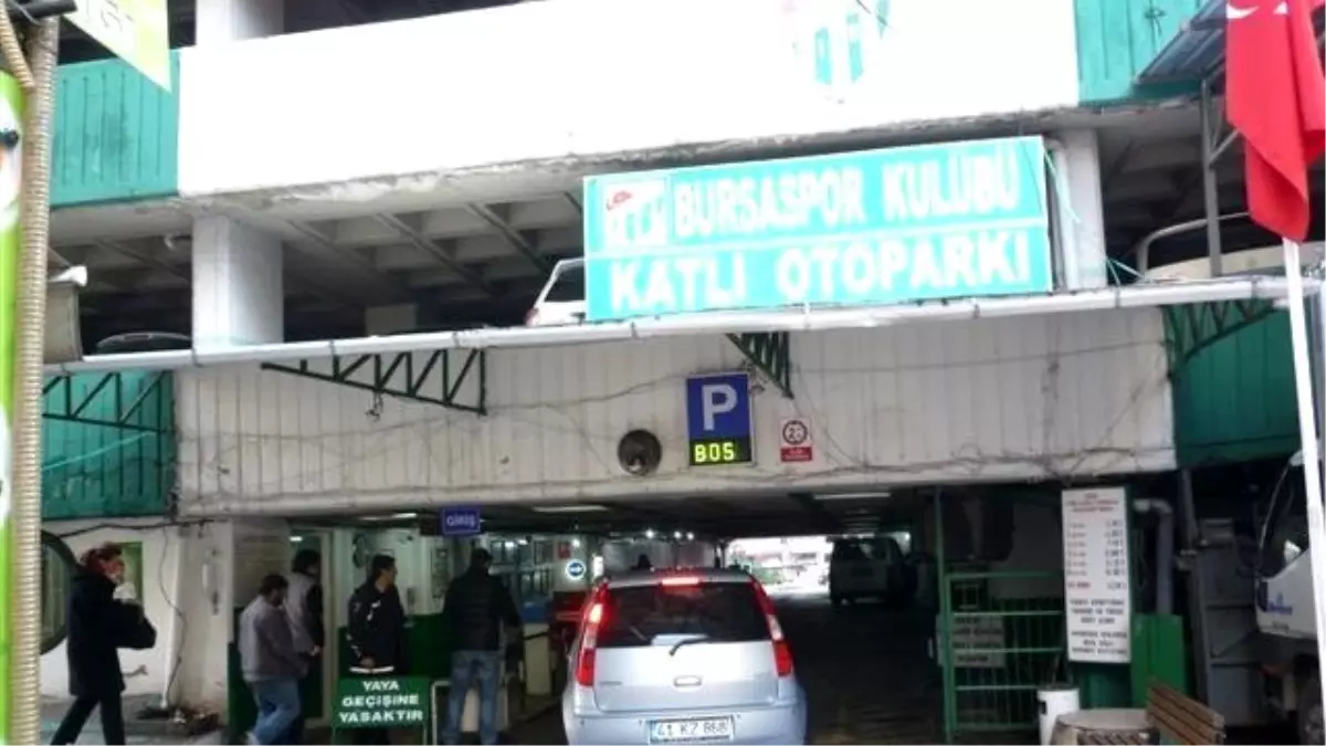 Bursaspor Otoparkı\'nın Hali İçler Acısı