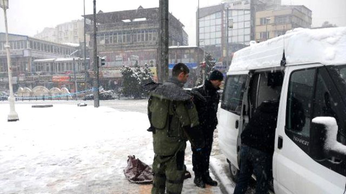 Gaziantep\'te Şüpheli Çantadan Kıyafet Çıktı