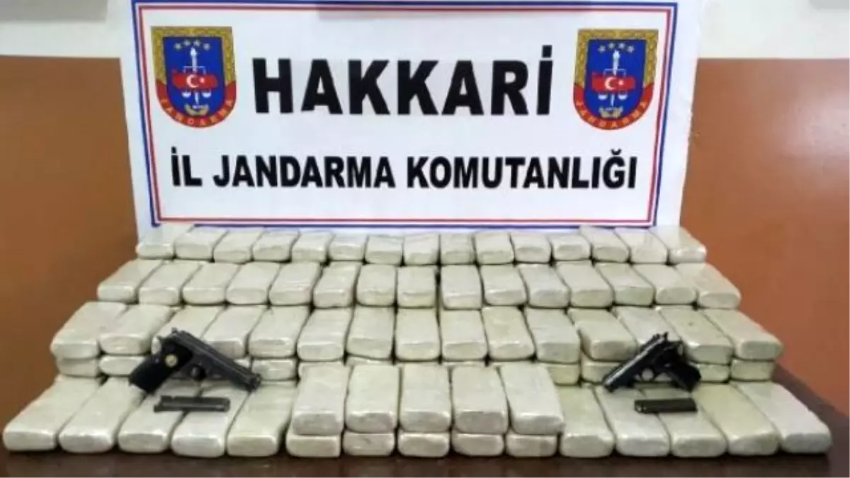 Hakkari\'de Minibüste 102 Kilo Eroin, 2 Gözaltı