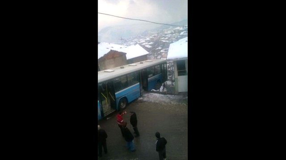 Karabük\'teki Halk Otobüsü Kazası Güvenlik Kamerasında