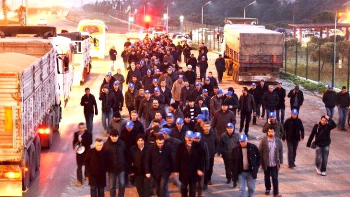Maden İşçilerinden Müdür Eylemi