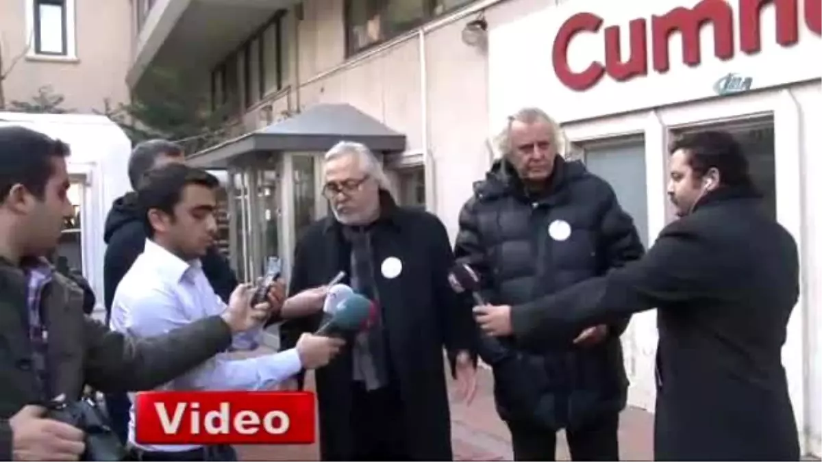 Tarık Akan ve Rutkay Aziz\'den Cumhuriyet Gazetesi\'ne Ziyaret