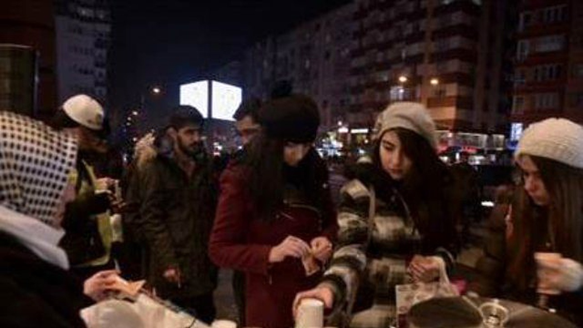 Tepebaşı Belediyesinden Vatandaşlara Sahlep İkramı