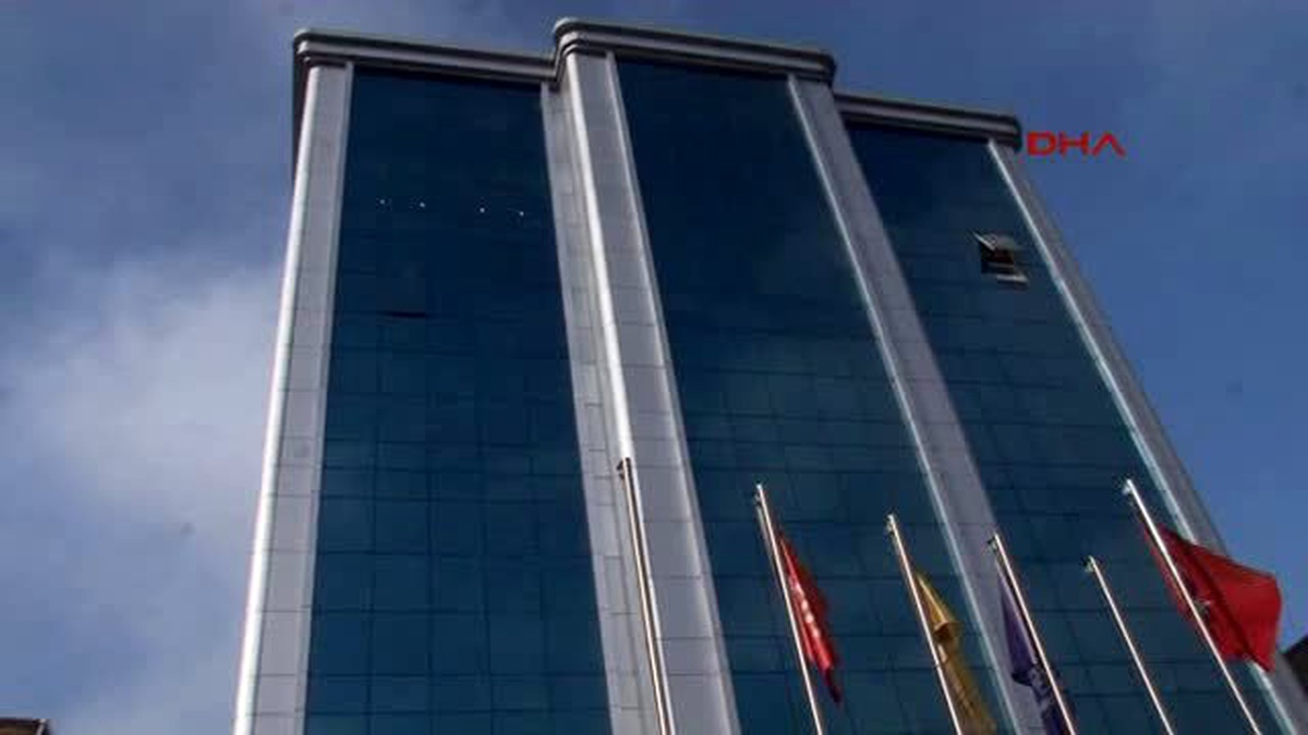 Yeni Akit Gazetesi Önündeki Polis Önlemi Sürüyor