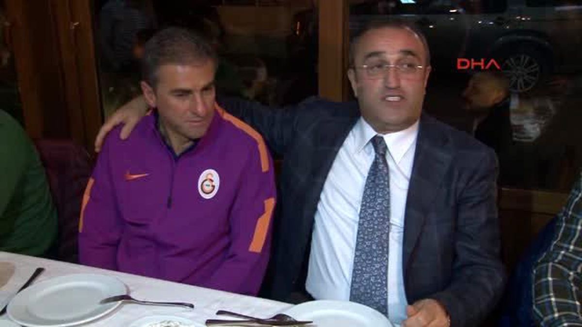 Albayrak ve Hamzaoğlu Gazetecilerle Yemekte Buluştu