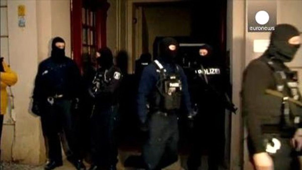 Almanya\'da Terörle Mücadele Operasyonu: 2 Türk Gözaltında