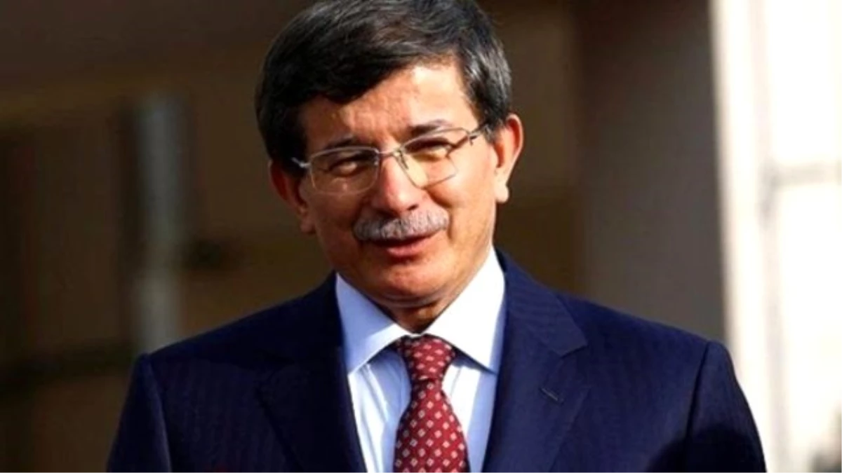 Başbakan Davutoğlu, Esmaü\'l Hüsna Hat Koleksiyon Sergisinin Açılışını Yaptı