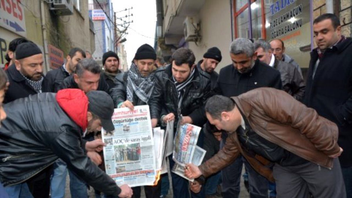 Batmanda Charlie Hebdo Protesto Edildi.