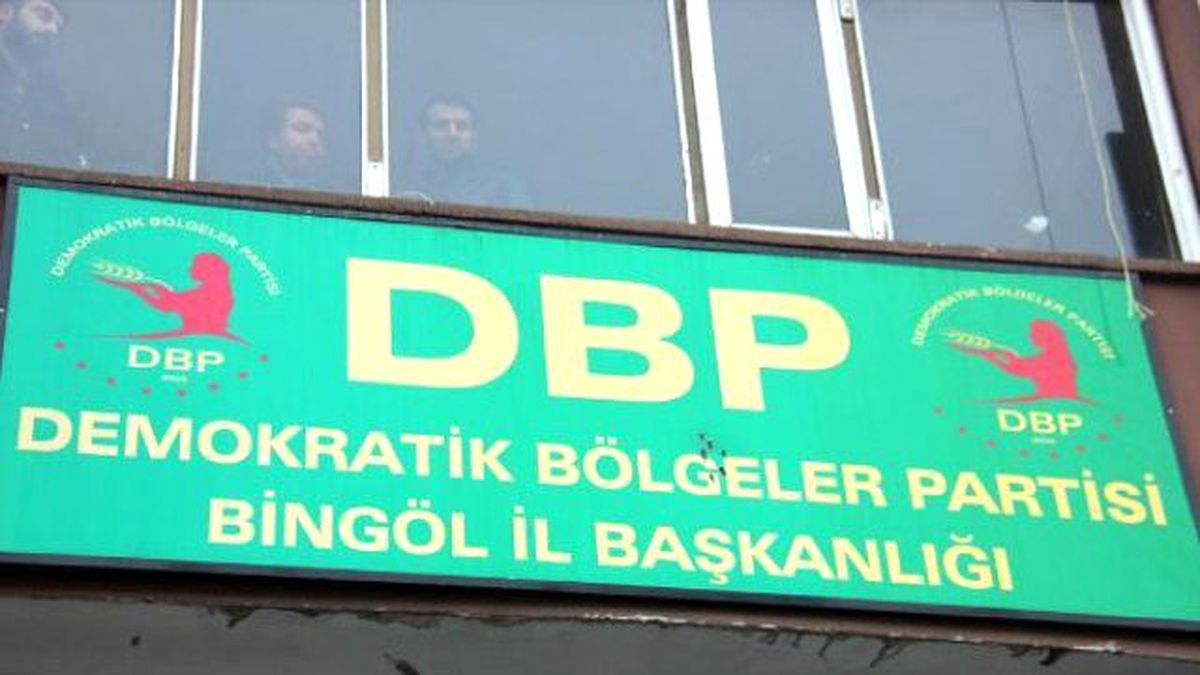 Bingöl\'de Dbp İl Binasına Ateş Açıldı