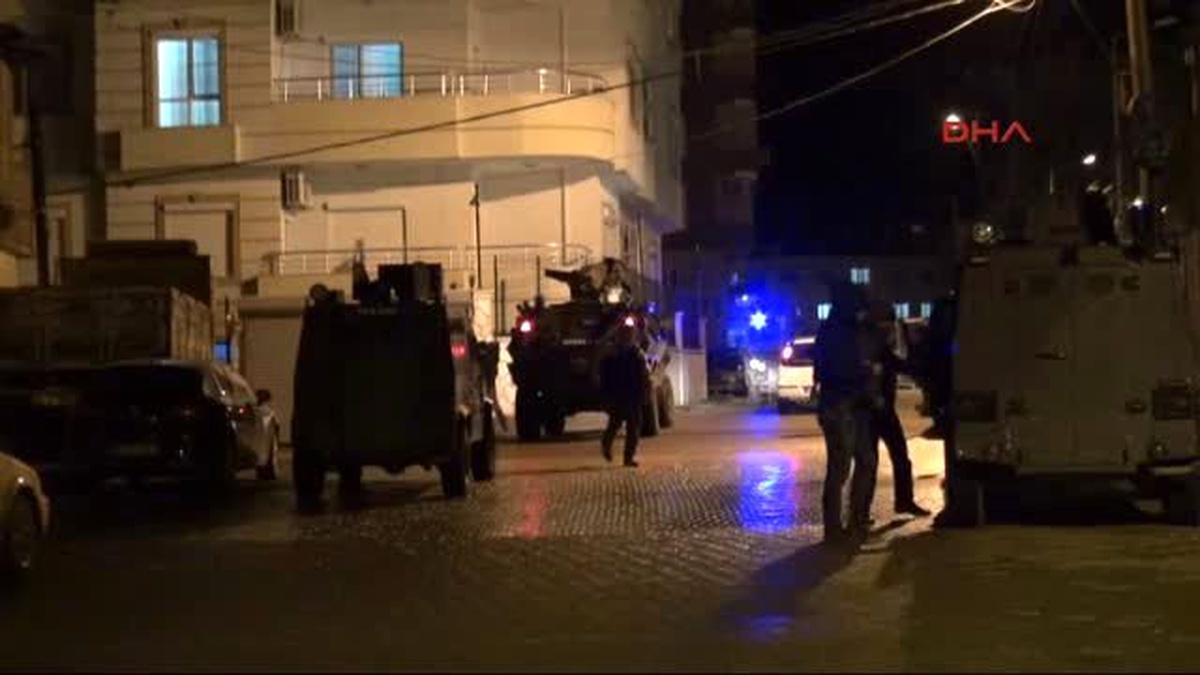 Cizre\'de Bir Eve El Yapımı Patlayıcı Atıldı