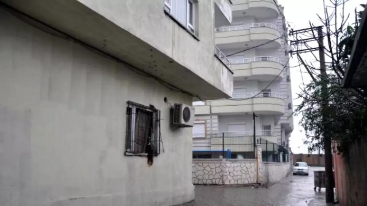 Cizre\'de Bir Eve, Kimse Yokken Pencereden Patlayıcı Atıldı