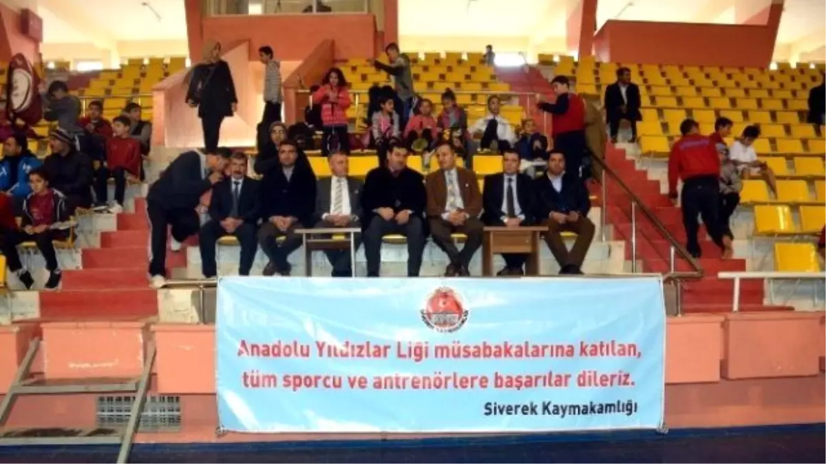 Cizreli Çocuklar Badmintonda Birincilik İstiyor