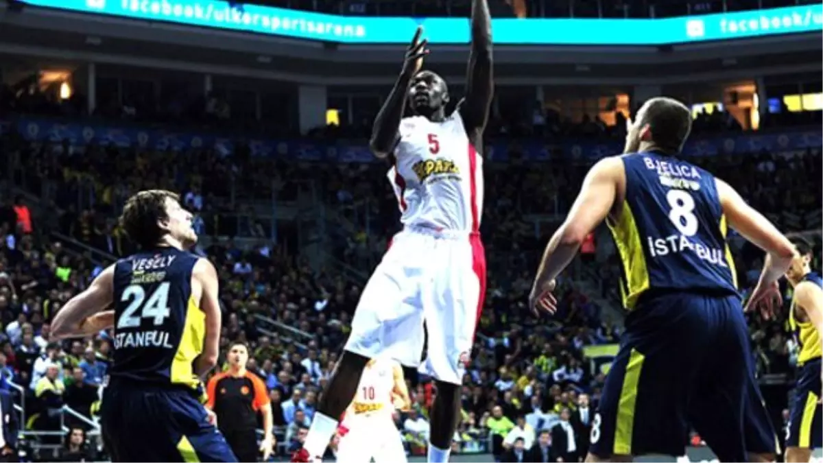 Fenerbahçe Ülker, Olympiakos\'a 74-68 Yenildi