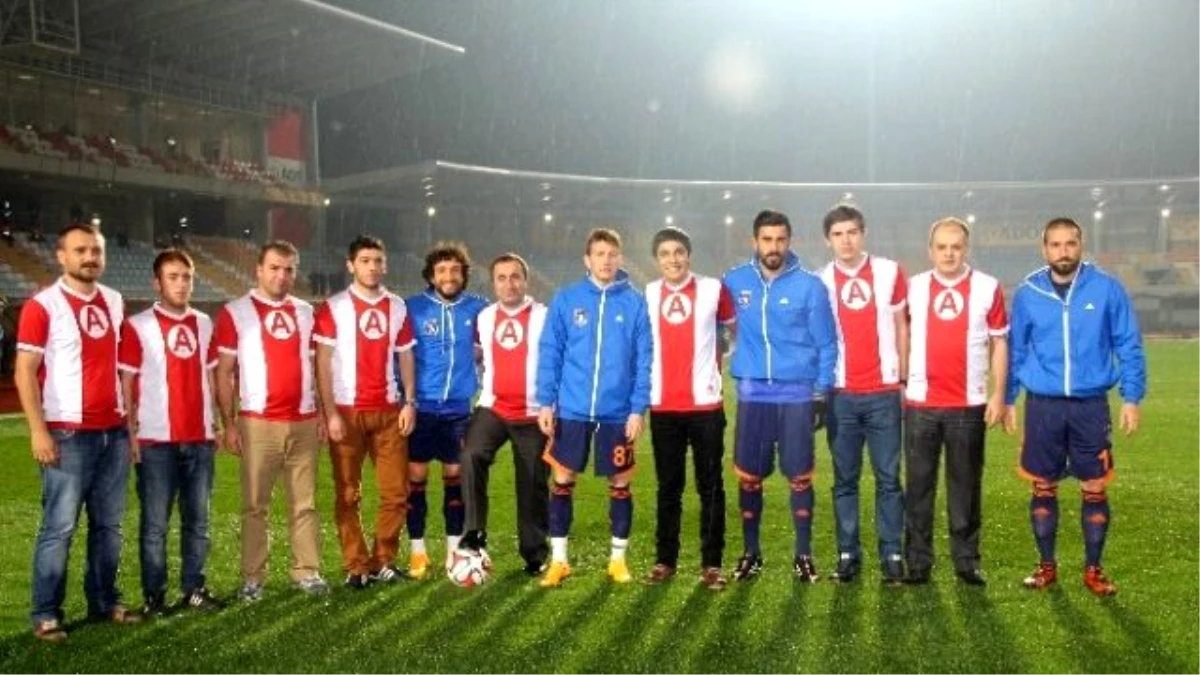 İl Emniyet Müdürü Tonbul, Gençlerle Futbol Maçında Bir Araya Geldi