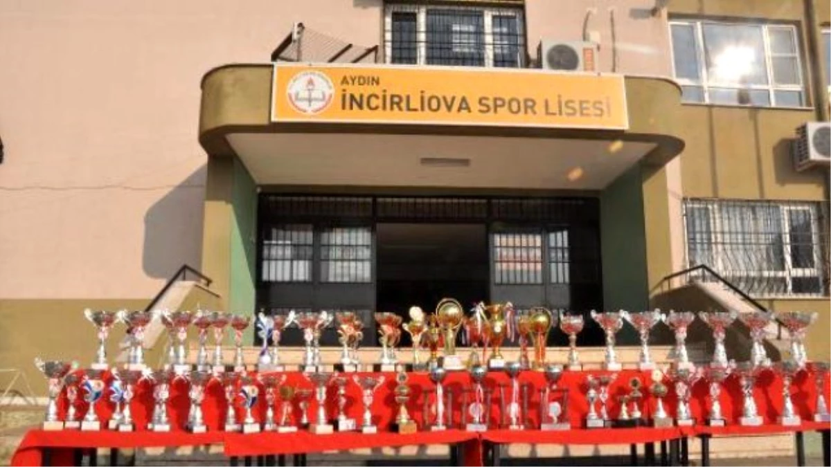 İncirliova Spor Lisesinde 100 Kupa Sevinci