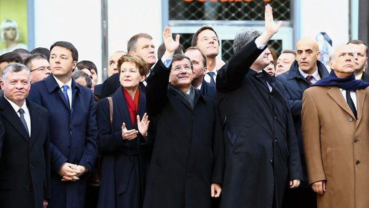 İtalya Başbakanı: Davutoğlu\'nun Paris\'teki Yürüyüşe Katılması Biraz Sırıtıyordu