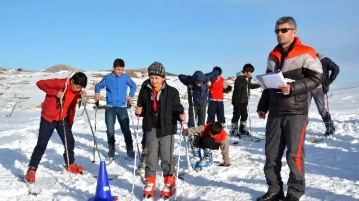 Okul Sporları Kayak İl Birinciliği Yarışları Yapıldı