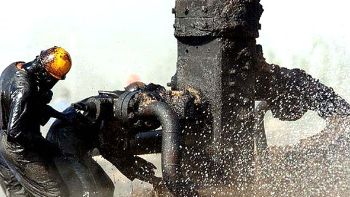 Petrol Fiyatları Yeniden 50 Dolar Sınırına Dayandı