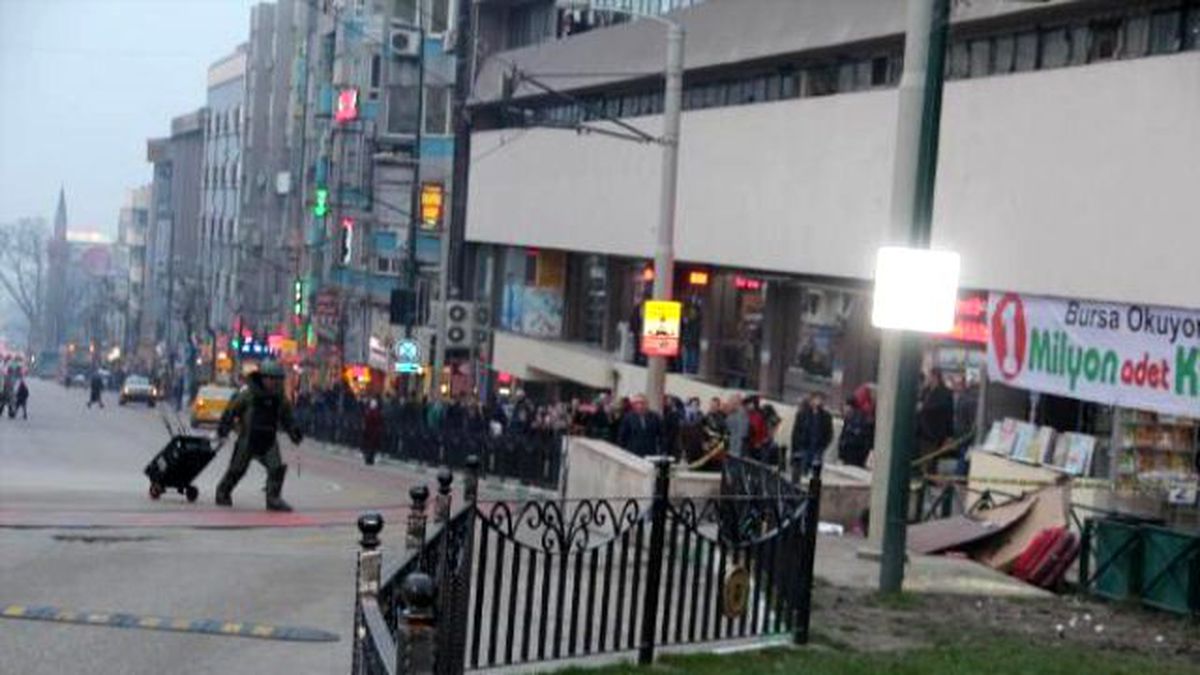 Şüpheli Çantaya Meraklı Hucumu