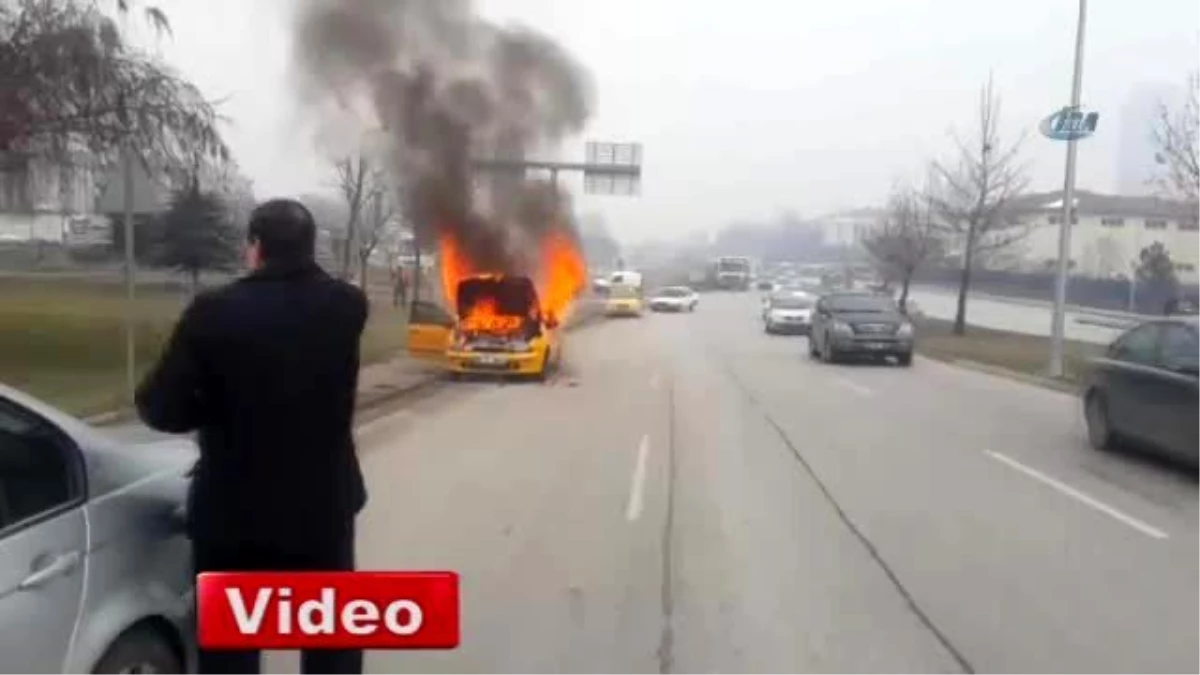 Başkentte Taksisinin Yanışını Gözyaşları İçinde İzledi