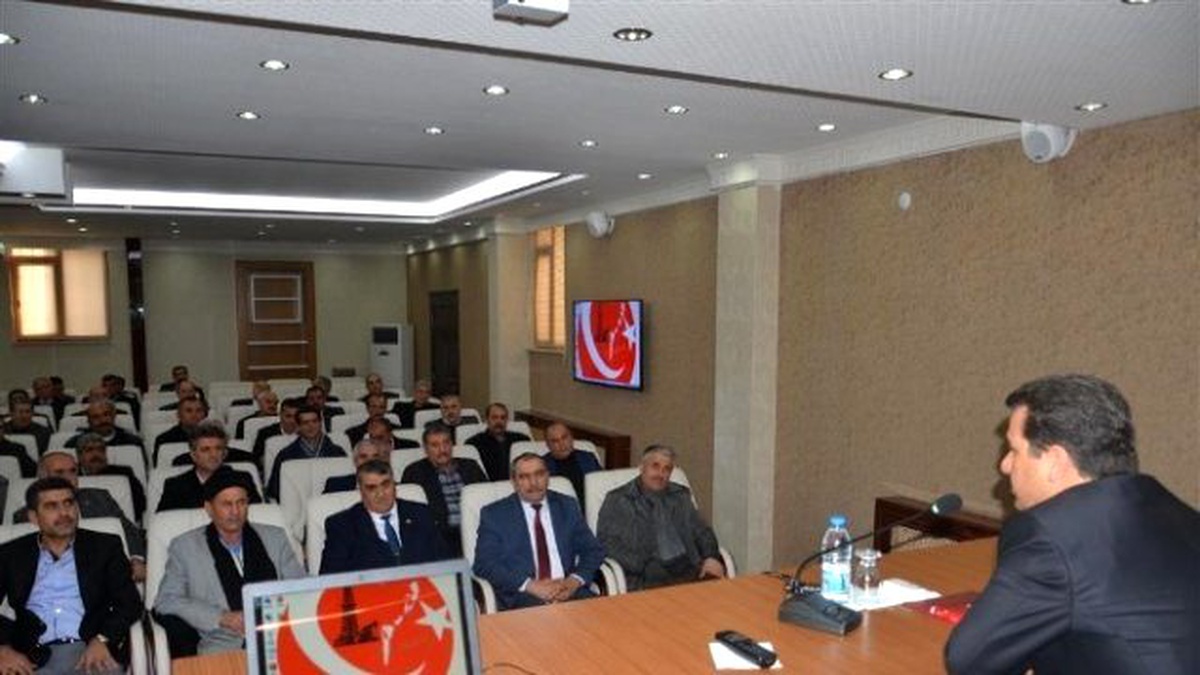 Batman Valisi Çelik, Mahalle Muhtarlarıyla Bir Araya Geldi
