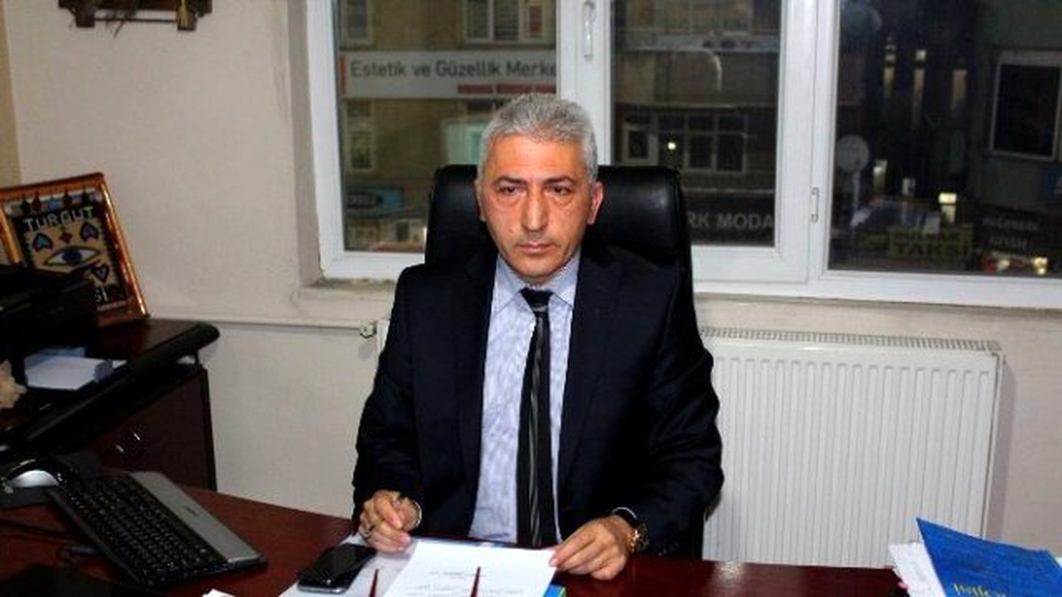 Aktivist Sanatçılar Birliğinden Hakkarili Öğrencilere Giyim ve Kırtasiye Yardımı