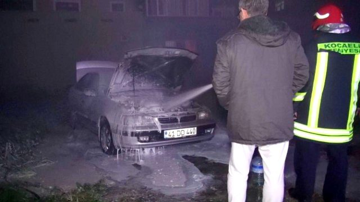 Çalıştırmak İstediği Otomobili Aniden Alev Aldı